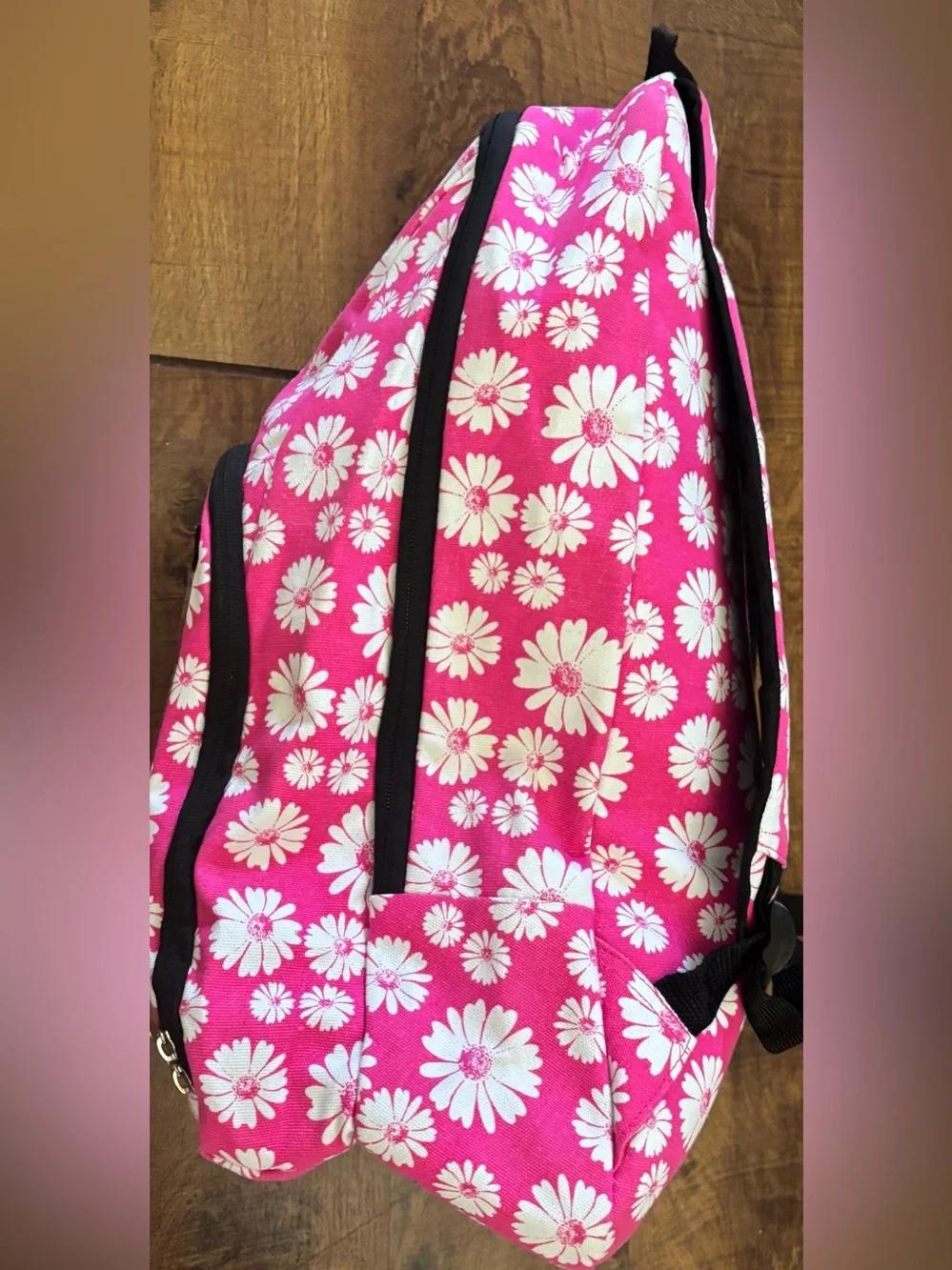 lugBLU Wireless Bluetooth Speaker Backpack-pink with white flowers NEW NWT